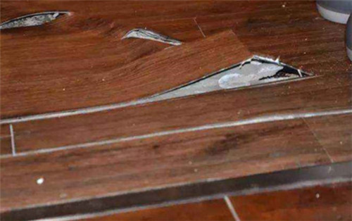 地板砖翘起来了怎么回事儿(地板砖翘起来了怎么回事儿图片) 地板砖翘起来了怎么回事儿(地板砖翘起来了怎么回事儿图片)